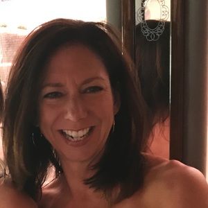 Meet your Posher, Deborah